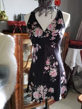 La Vie En Rose Black Floral Mini Negligee with Pink & White Blooms